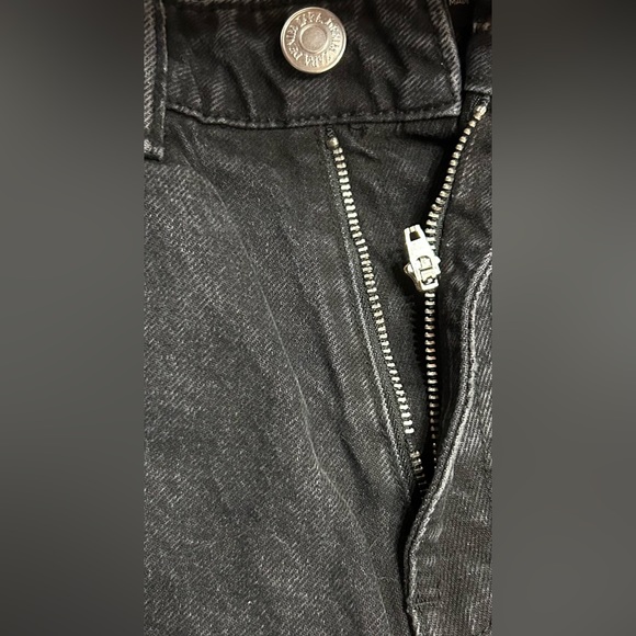 Bundle 3/$25
Zara (2) Black High Rise Mom Jeans - Picture 9 of 13